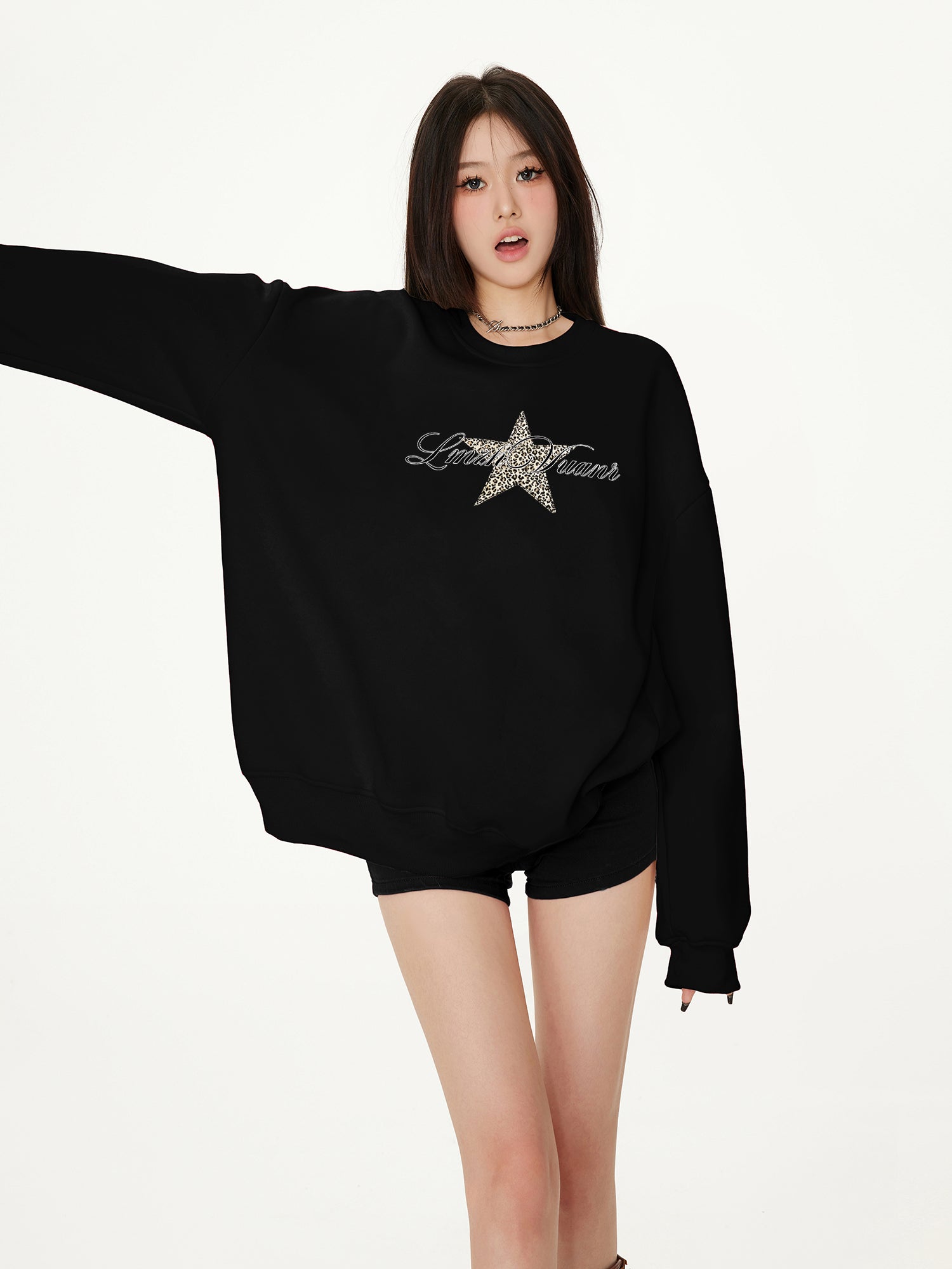 Loose Black Fleece Sweatshirt for Women Warm Round Neck Long Sleeve Top